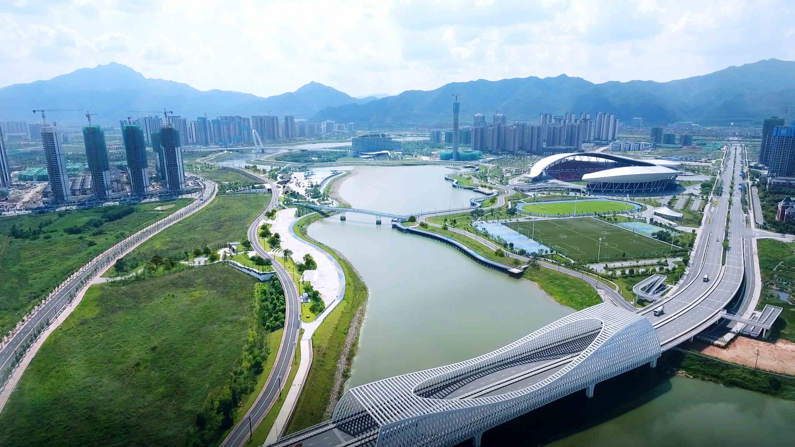 肇慶新區(qū)長利湖水系綜合整治工程